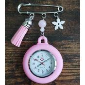 Broche montre Octobre rose Louise