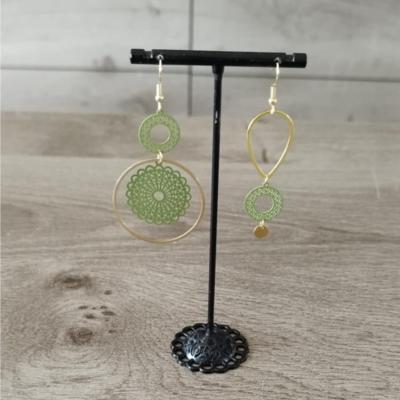 Pendantes dorées dépareillées Aluna