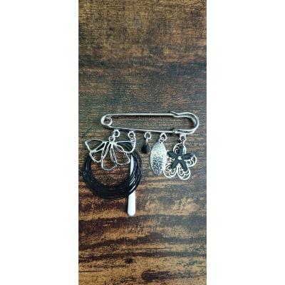Broche argentée Mylène