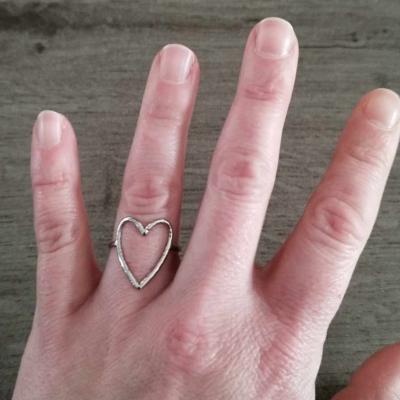 Bague argentée coeur