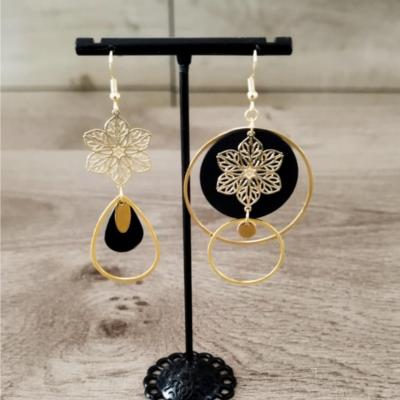 Pendantes dorées dépareillées Isaora