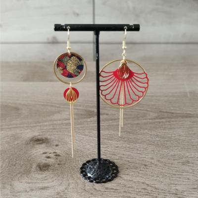 Pendantes dorées dépareillées Liora